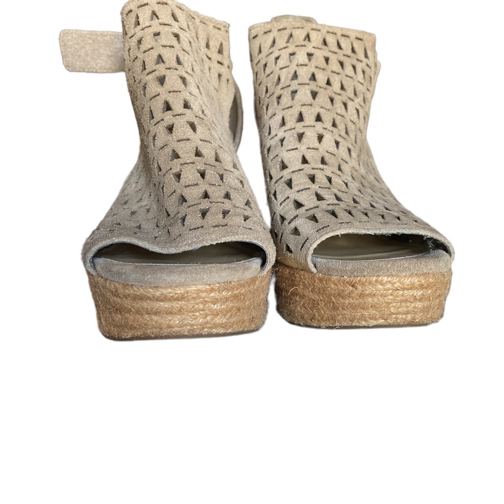 Marc Fisher Helina Platform Peep-Toe Wedge Sandals Taupe Women’s Size 9 - Picture 6 of 9